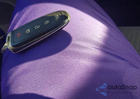 2019 Ford Escape Se from USA, damaged, VIN 1FMCU9GD5KUA10979